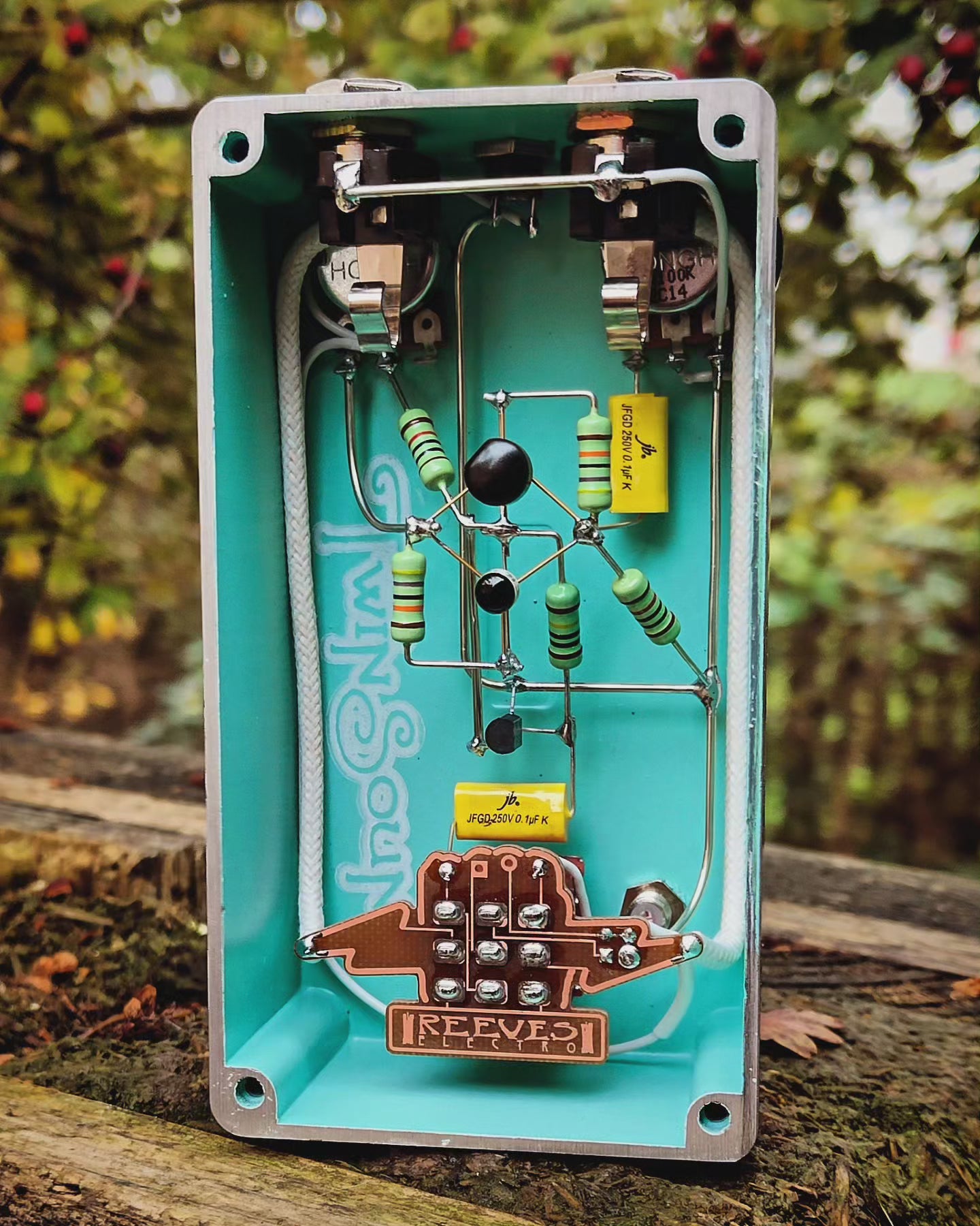 TwinSound - Octave Up Fuzz with NOS Transistors