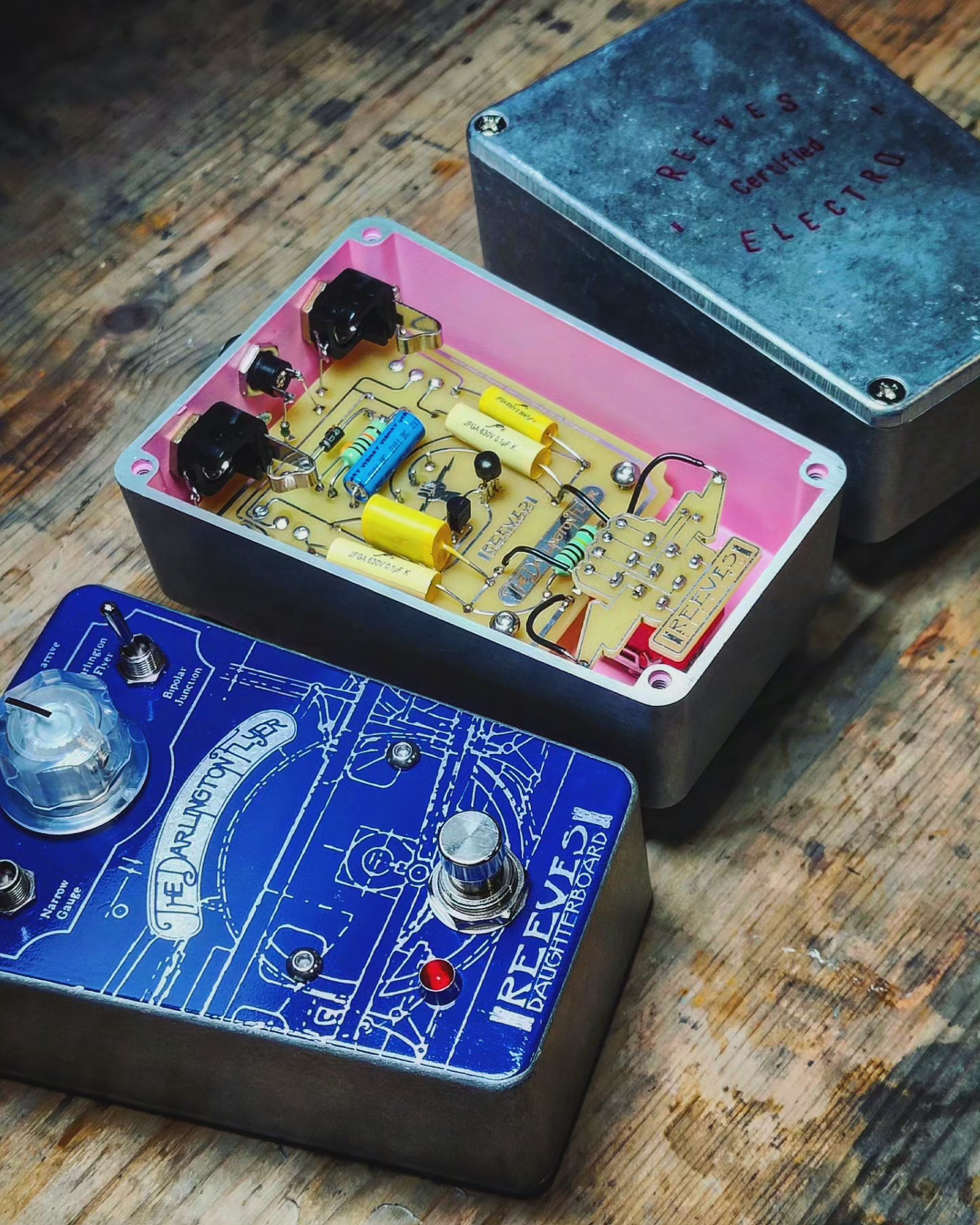 The Darlington Flyer - Switchable Transistor Fuzz