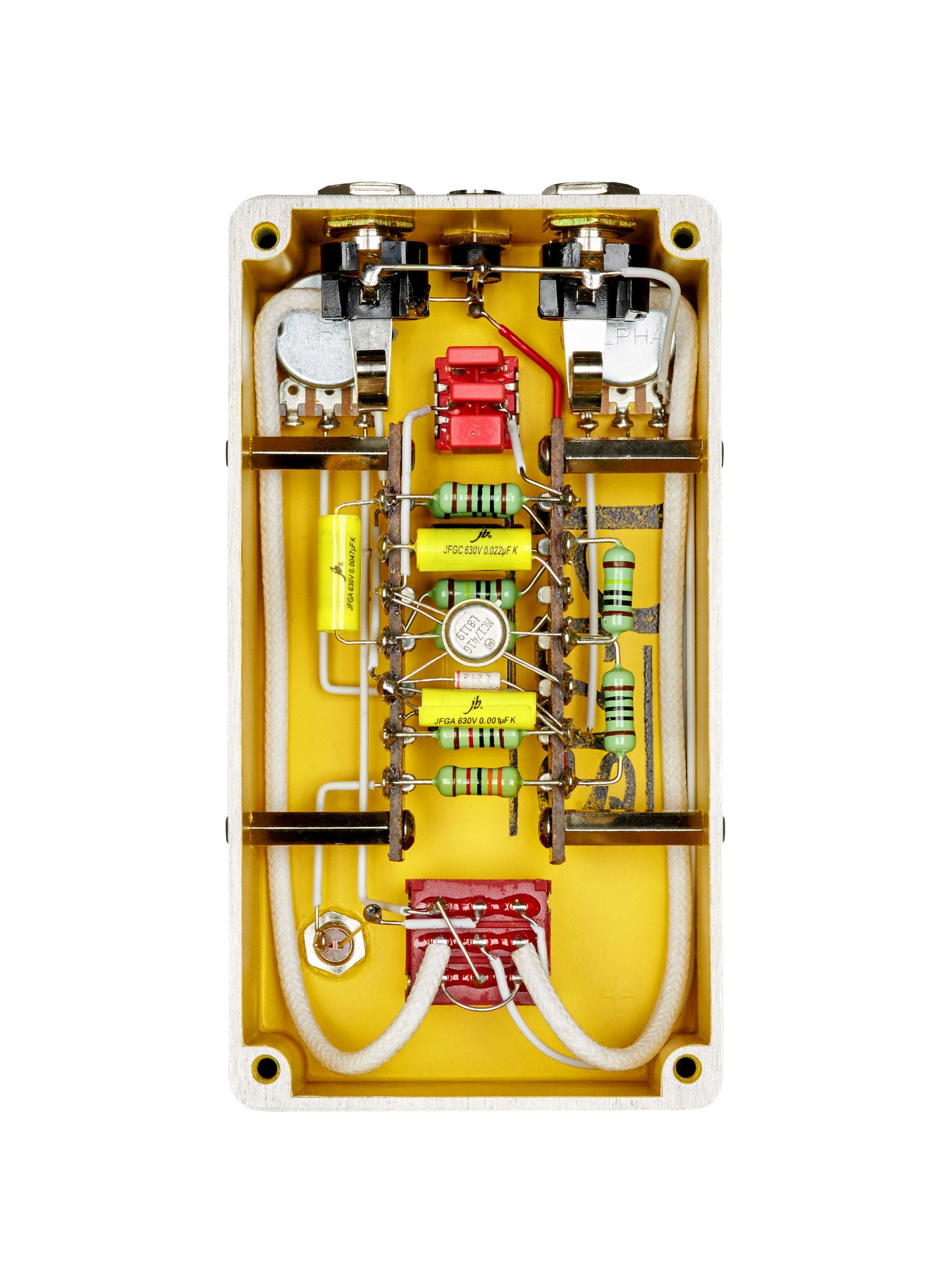 Plus Distortion - Classic 70s distortion with vintage metal can op amp