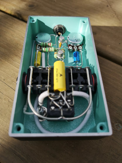 2n2FACE – 'Thowback' High Volume Silicon FuzzFa(e