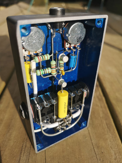2n2FACE – 'Thowback' High Volume Silicon FuzzFa(e